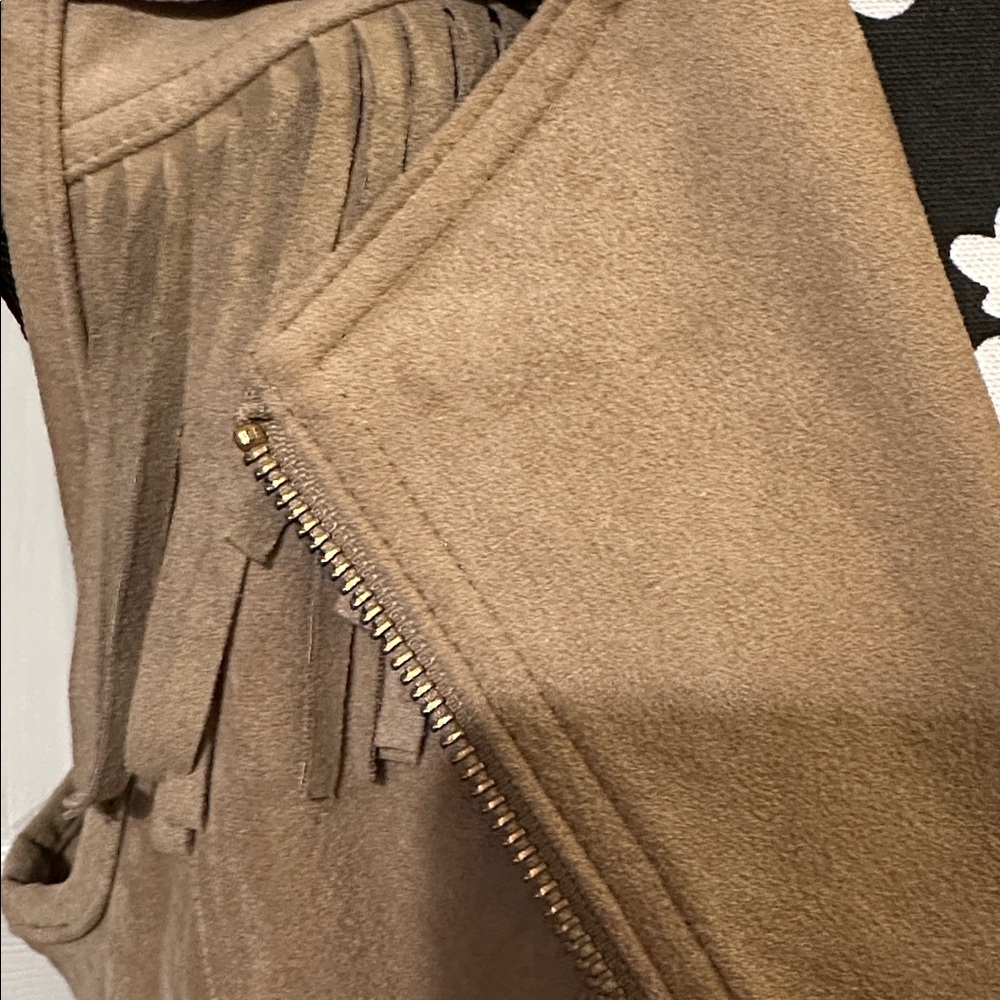 Chico's Suede Fringe Vest Sz 2 - Picture 3 of 11